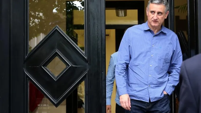 HDZ-a? Pala Vlada i raspustio se Sabor, a Karamarku se izgubio svaki trag...