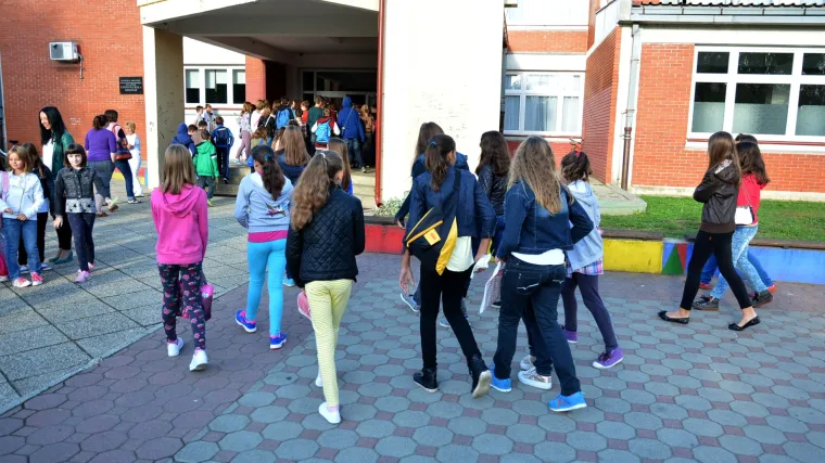 Nova školska godina počela za oko pola milijuna učenika, u školu krenulo 1375 prvašića manje nego lani