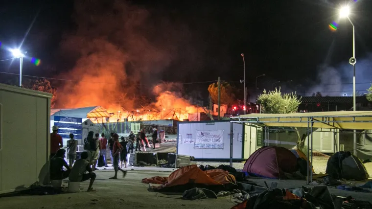 Vjerojatno je podmetnut: zbog požara u izbjegličkom kampu na Lezbosu uhićeno devet migranata