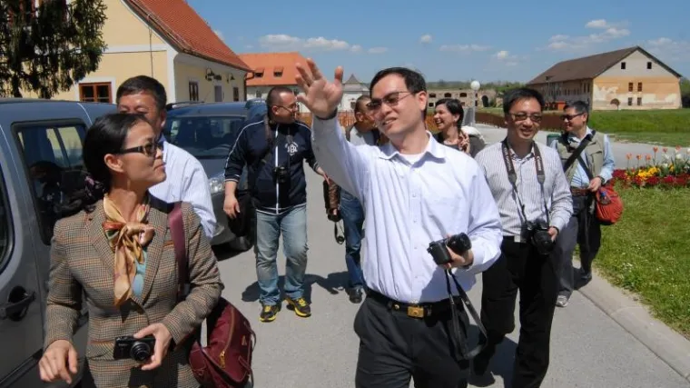 Za 5 dana državnog praznika spiskali 60 milijardi dolara!