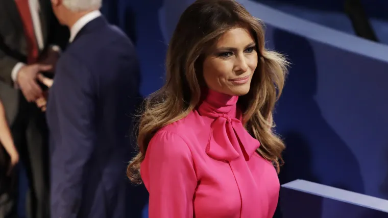 Zbog Melanijine 'mace' poludio internet: nisu mogli vjerovati što je obukla supruga Donalda Trumpa i koja je skrivena poruka