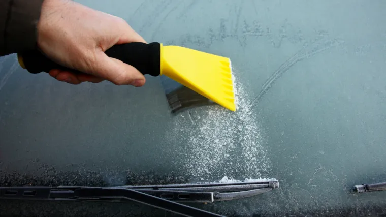 Zagrijavate li zimi još uvijek motor prije nego što krenete?