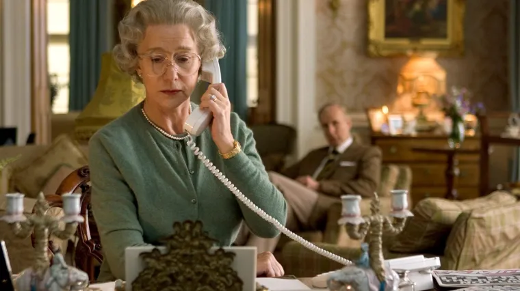 Izvrsna Helen Mirren je za ulogu Elizabete II nagrađena Oscarom (Kraljica)