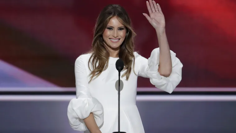 Slovenci zarađuju na Melanomaniji: prodaje se sve vezano uz Melaniju Trump, od papuča 'Bijela kuća' do predsjedničkog burgera