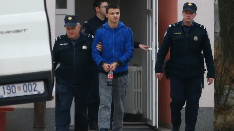 Otkriveni jezivi detalji Davidova iskaza: 'Izvukao sam kuhinjski nož iz torbice i zabio joj ga u vrat, ja sam je zaklao'