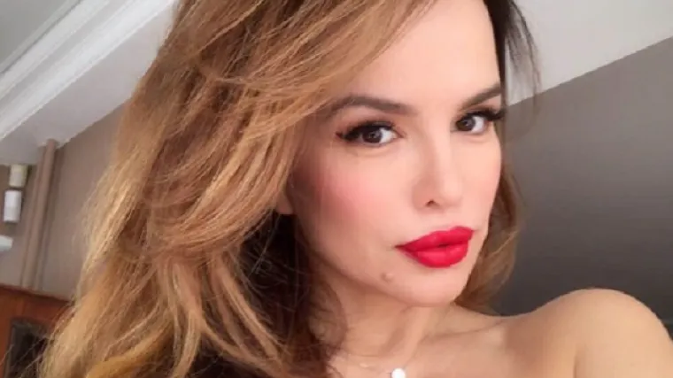 Severina vrućim fotkama 'nabija komplekse' fanovima