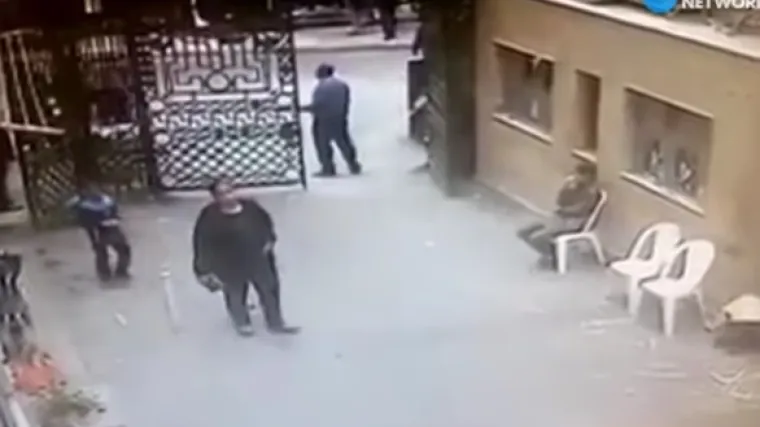 Policajci zaustavili bombaša samoubojicu pred crkvom, idući tren se raznio