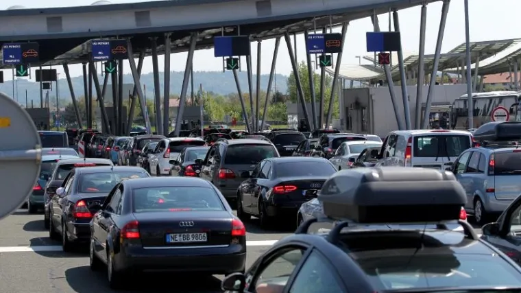 'Čekali smo sat vremena s bolesnim djetetom na granici. Ako se nešto ne promijeni, poduzet ćemo drastične mjere'