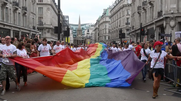 New York zaplesao u bojama Pridea i u znak protivljenja Trumpu