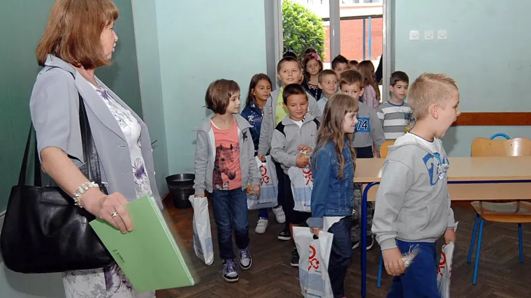Prvi put u školu danas kreće više od 40 tisuća prvašića