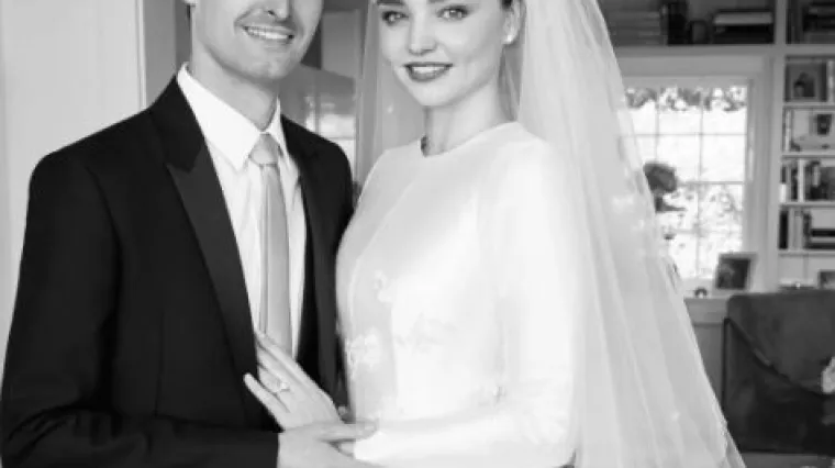Miranda Kerr tvrdi da bi se žene 'trebale malo potruditi' kako bi ugodile svom muškarcu. I da, žene nisu sretne