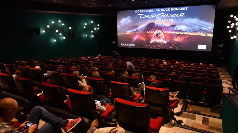 Otvorena sezona spektakala u CineStaru koncert Davida Gilmoura - jedinstveni rock spektakl rasprodan