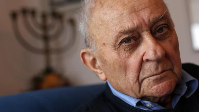 Nakon šokantne poruke u kojoj izražava radost smrću Slavka Goldsteina hvarski svećenik pobrisao profil, a GLAS zahtijeva ispriku vrha Katoličke crkve