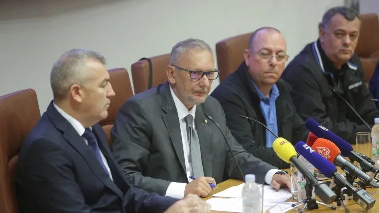 Nakon dramatičnog apela sindikata, ministar Božinović nabavlja novu opremu za policajce i diže im plaće