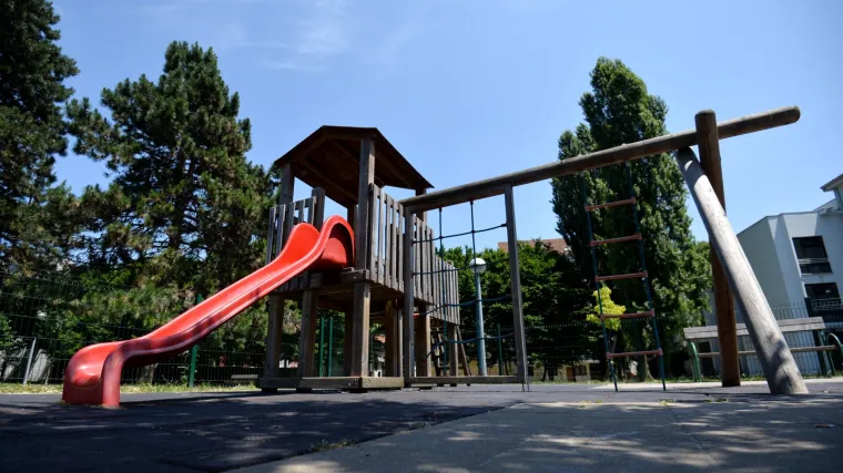 Osuđeni pedofil pušten na slobodu, roditelji bijesne jer se vratio u stan preko puta škole: 'To je kao kad se narkomana stavi u apoteku'