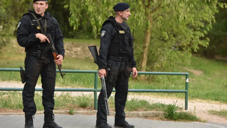 Riješena talačka situacija u Klisu: prijetio da će ubiti sebe i člana obitelji