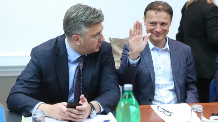 'Sve je to zbog društvenih mreža!'