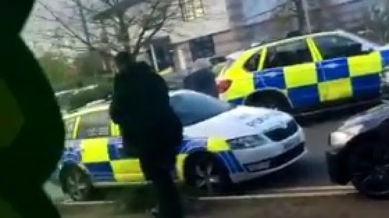 Policija upala u sportski kompleks, oslobodila taoce i uhitila napadača