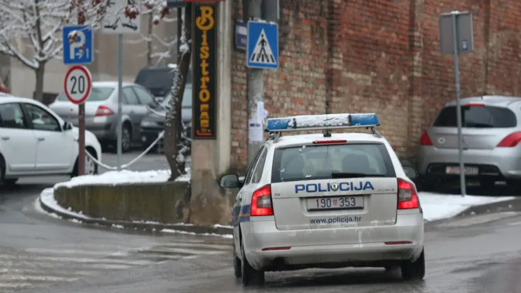Drama u dvorištu Vinogradske bolnice: uglednim liječnicima izgorjeli automobili, još se ne zna je li riječ o tehničkom kvaru ili piromanskom činu