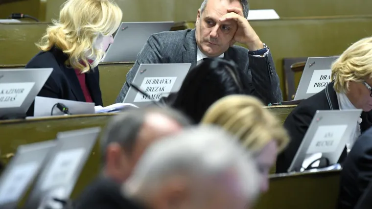 Jednoglasna odluka: Prgomet (HDZ) odlazi iz Sabora, mijenja ga Šapina