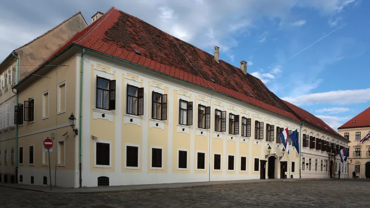 Bivši general JNA priznao srbijanskim medijima: 'Ja sam naredio raketiranje Banskih dvora'