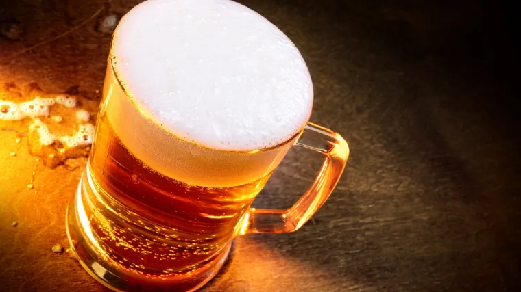 Znanstvenici tvrde: višak kilograma, alkohol i kava su recept za dugovječnost