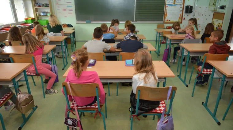 Prošle godine čak 163 prvašića palo je razred! Djeca iz privatnih škola nemaju tih problema