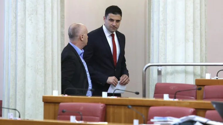 SDP-ovci protiv Bernardića: 'Ova agonija traje predugo, bolje mučan kraj nego živjeti u mukama'
