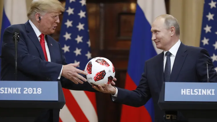 Putin Trumpu poklonio loptu kojom je odigrana finalna utakmica