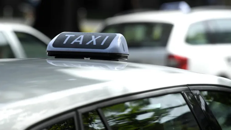 Uberov vozač u središtu skandala: Snimao vožnje putnika, prikazivao ih kako povraćaju i ogovaraju kolege