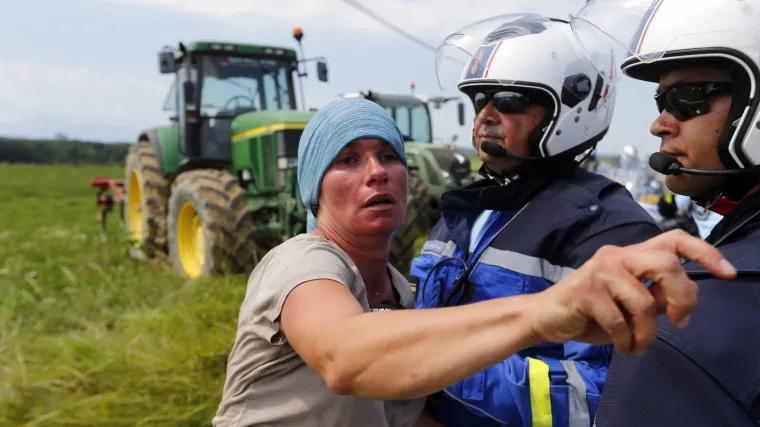 Kaos na utrci svih utrka: Poljoprivrednici prekinuli etapu - policija reagirala suzavcem