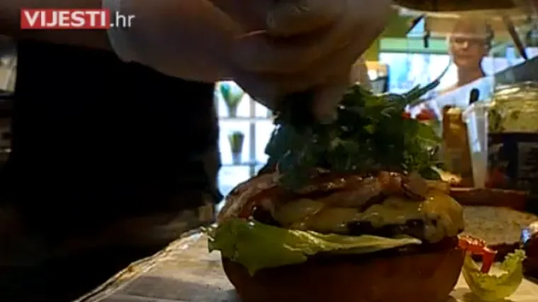 Ujutro je geodet, popodne radnik u fast foodu: 'Jedino tako možeš preživjeti'