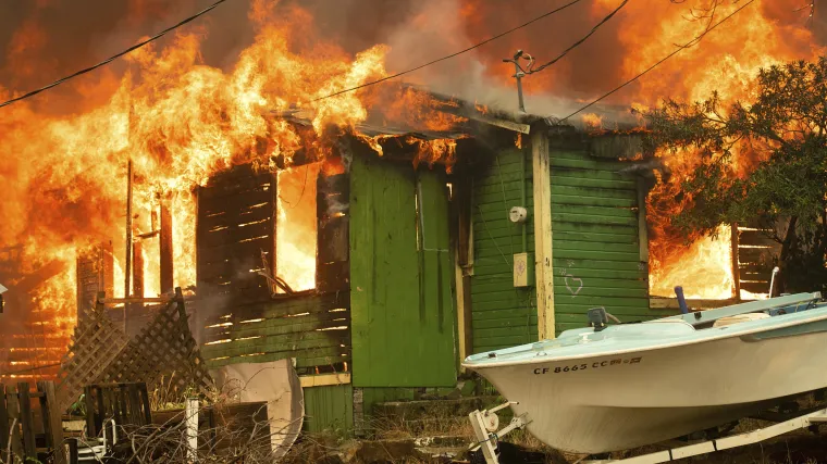U požaru u Kaliforniji poginula jedna osoba, stanovnici u bijegu
