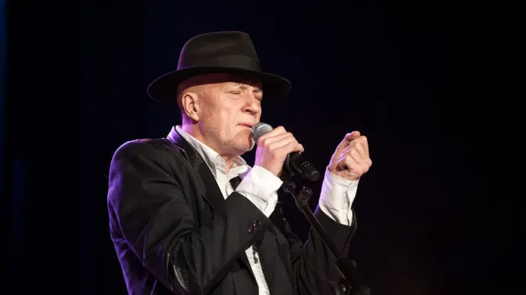 'Jednom smo Oliver i ja nakon napornog koncerta uz bocu Jacka sjedili iza pozornice...'