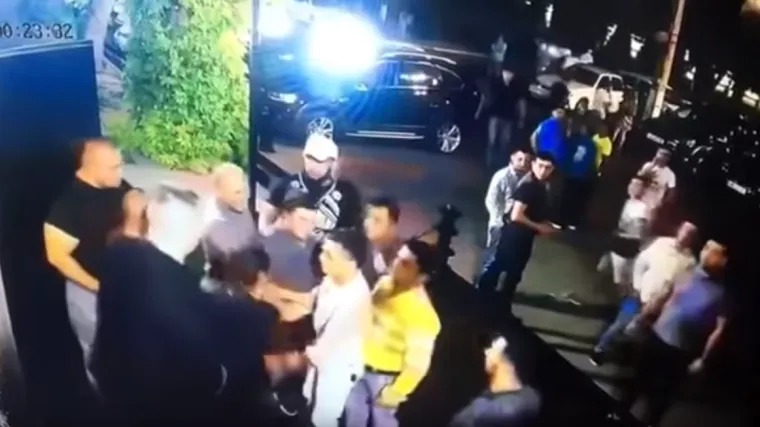 Bivši MMA borac ubijen ispred noćnog kluba: Zaštitar ga ubo njegovim nožem?
