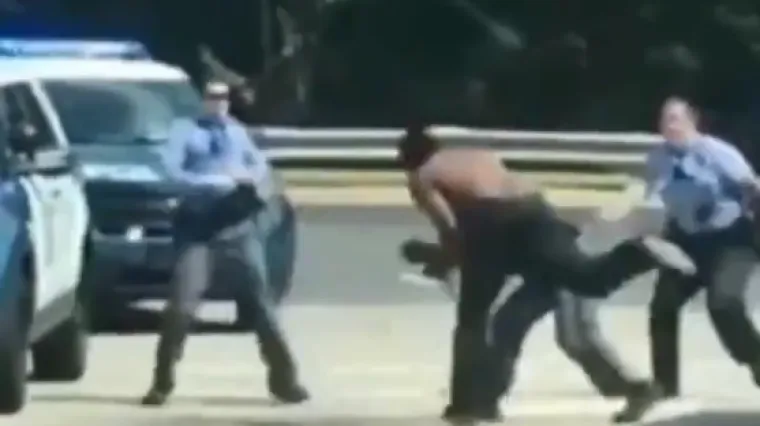 Polugoli muškarac se potukao sa šestero policajaca i izvukao deblji kraj