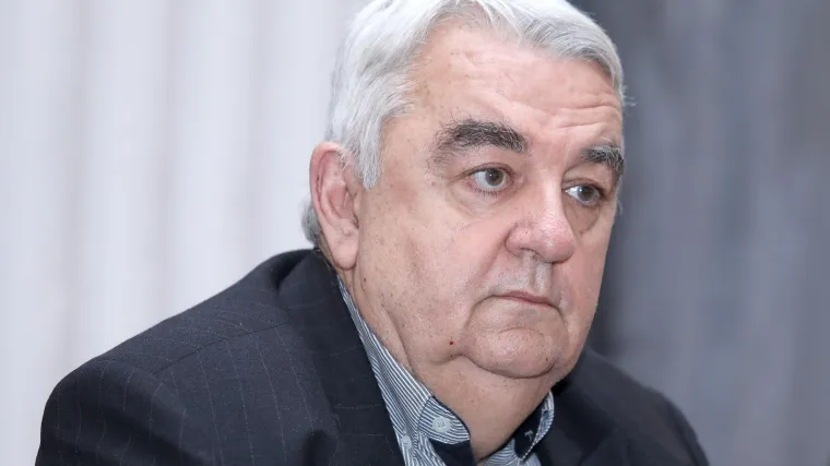 Lani napao i Mamića: Muškarac na trajektu vrijeđao Čička, putnici spriječili da ga fizički napadne