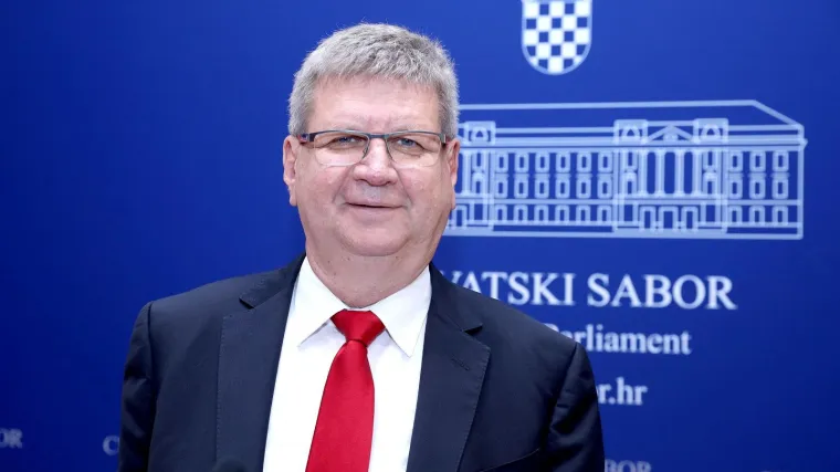 'Mirovinska reforma je pljačka, ucjena i diskriminacija, a Pavić je grobar mirovinskog sustava'