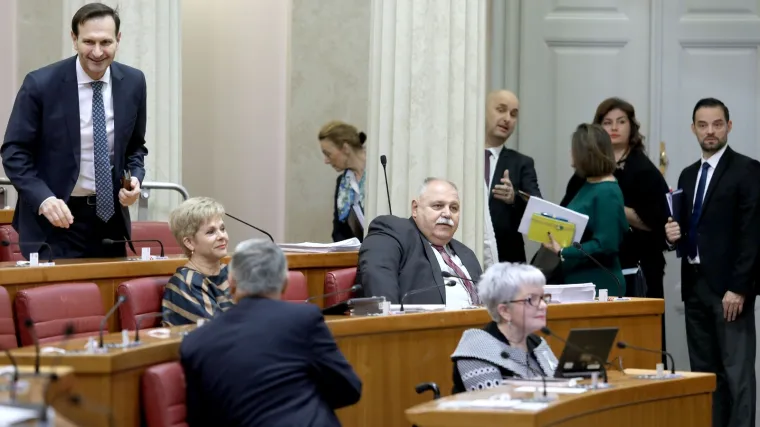 "Nemojte plašiti narod da je to tako i da će doći migranti s noževima u zubima"
