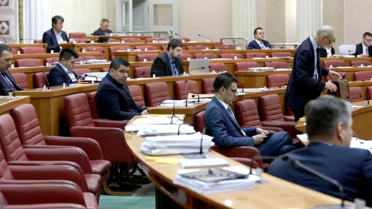 Opet u pozdravu ZDS i HOS-ovoj ploči u Jasenovcu