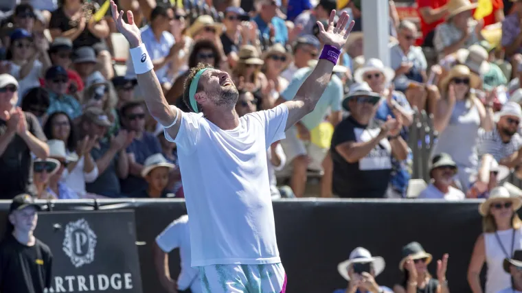Lanjska senzacija Australian Opena osvojila prvi turnir karijere, De Minaur se 'upisao' u Sydneyju