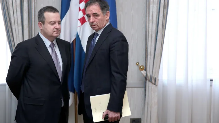 'Je li spaljivanje lutke Pupovca generalna proba za nešto što mu se sprema?'