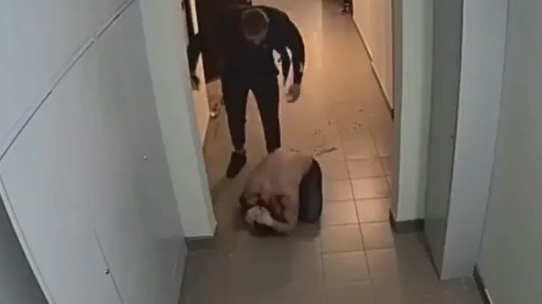 'I, jesi se naslušao glazbe, čuješ što te pitam'