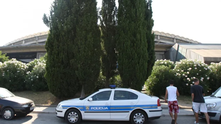 Splićanin podemonio zbog buke iz restorana pa zaprijetio: 'Nožem ću ih zaklat dok jedu'