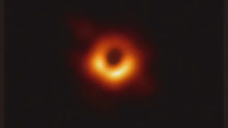 Postoje dva tipa, a evo što se događa kad im se neka zvijezda približi