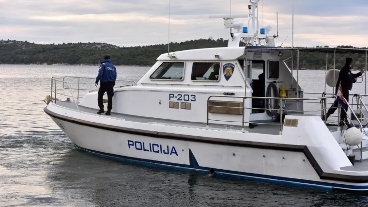 Drama u moru kod Splita: Turisti ostali bez pogona između Hvara i Visa