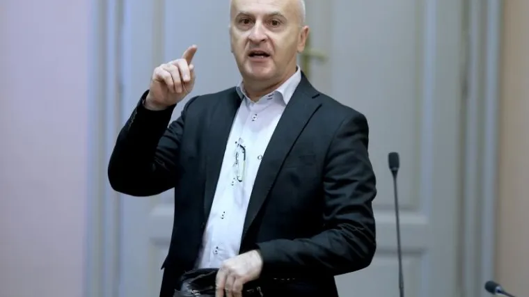 'Ovo što se njima sada događa, izgleda da je tu prste upleo HDZ'