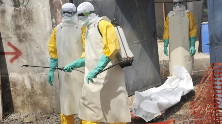 Zaraženi dječak i njegova baka, stručnjaci kažu da je epidemija u zastrašujućoj fazi