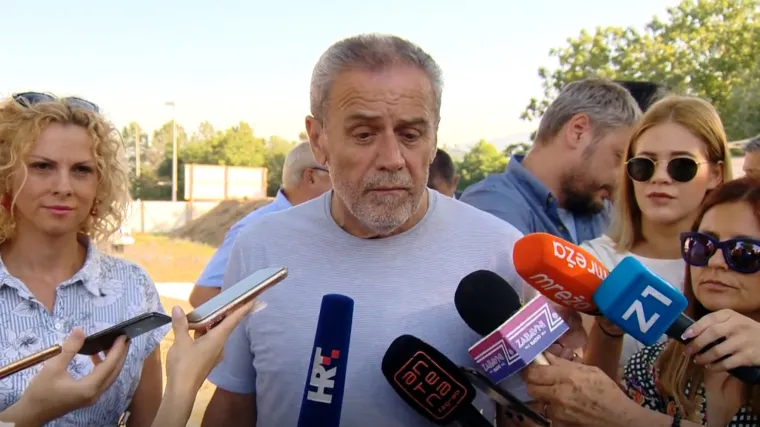 'To je kao kad s dečkom počnete hodati...'