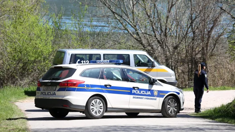 Mališan (11) se utopio majci pred očima, policijski ronioci izvukli tijelo